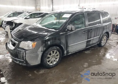 2016 Chrysler Town & Country Touring z USA, uszkodzony, nr VIN 2C4RC1BG5GR147896